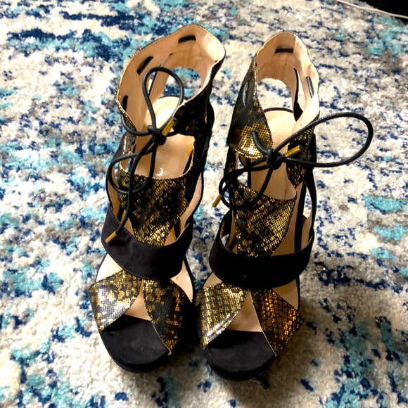 Black and gold stiletto heels - Picture 2 of 9